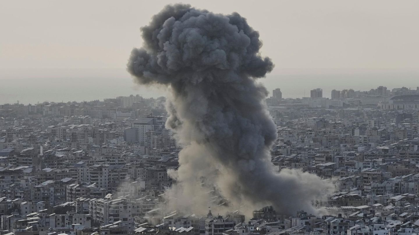 Israel warnt Bewohner und greift Vorort von Beirut an