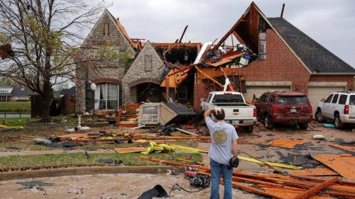 Mindestens 16 Tote: Bilder zeigen das Ausmaß der Unwetter in den USA