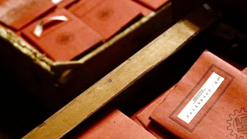Dokumente mit Nazi-Propaganda in Champagnerkisten aufgetaucht