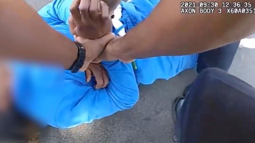 Polizeigewalt in den USA: Polizist zerrt Querschnittsgelähmten an den Haaren aus dem Auto