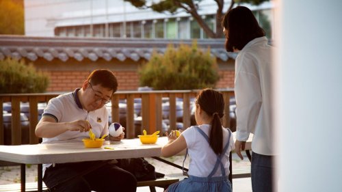 Mit diesen kontroversen Maßnahmen will Südkorea Familien dazu bringen, mehr Kinder zu bekommen
