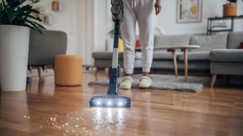 Diesen Akku-Staubsauger mit Bestbewertungen gibt es jetzt zum Schnäppchenpreis