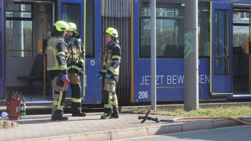 Feuerangriff auf Frau in Straßenbahn – Ehemann festgenommen