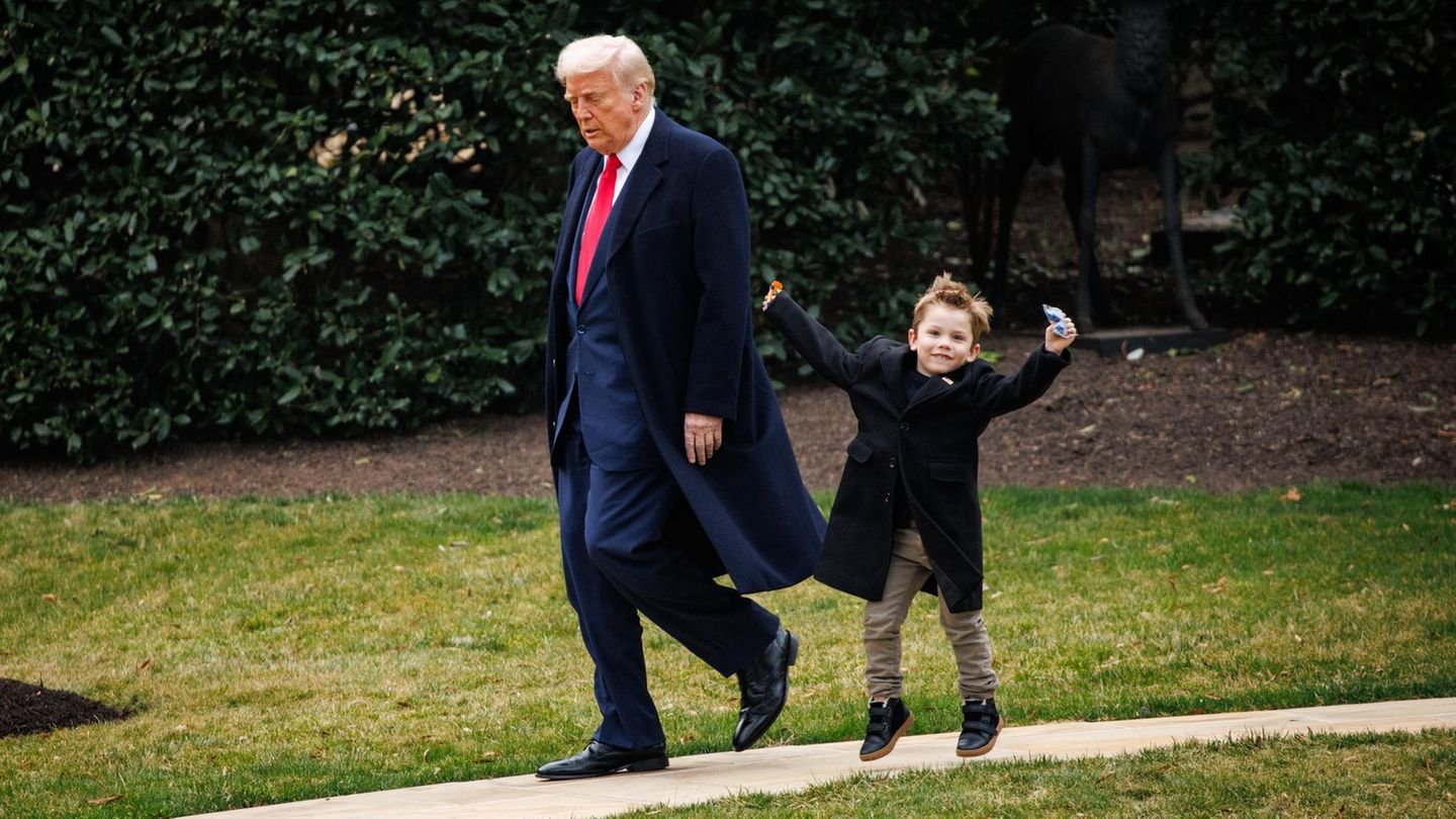 Trump spielt Babysitter für vierjährigen Mini-Elon – Mutter Grimes ist besorgt