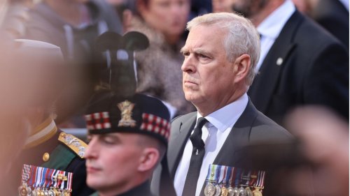Bei Trauer-Prozession: Prinz Andrew wird von Mann übel beleidigt