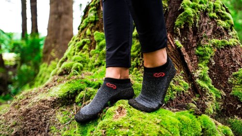 Barfuß oder Sockenschuh? Was es mit dem sportlichen Trend auf sich hat