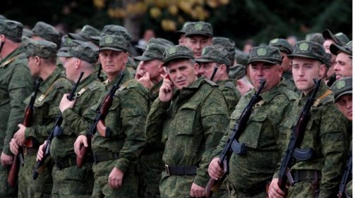 Tampons für die Wunden, Binden für die Stiefel – Putins neue Soldaten zeigen, wie die Mobilmachung aussieht 