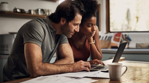 Kräftig sparen bei den Zinsen: Darum sollten Paare Kredite gemeinsam beantragen