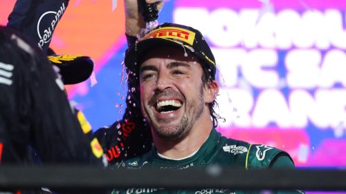Formel-1-Posse: Alonso feiert auf Podium, bekommt Platz aberkannt – und erhält Punkte dann doch wieder zurück