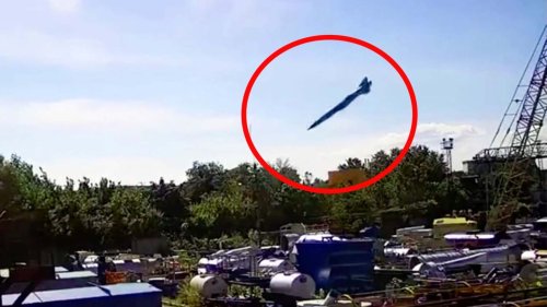 Ukraine: Video soll Einschlag von Marschflugkörper in Einkaufszentrum zeigen
