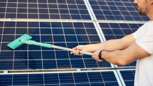 Solarpaneele richtig reinigen – für mehr Strom und Langlebigkeit