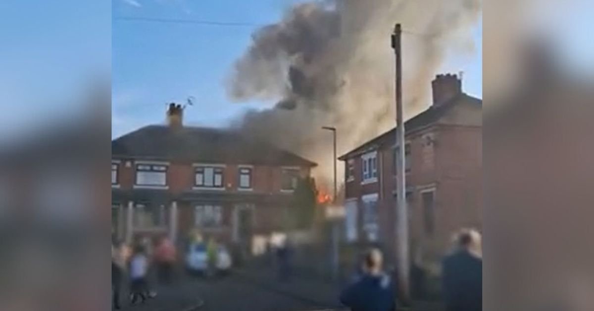 Shocking moment huge fire started in Abbey Hulton as cause identified