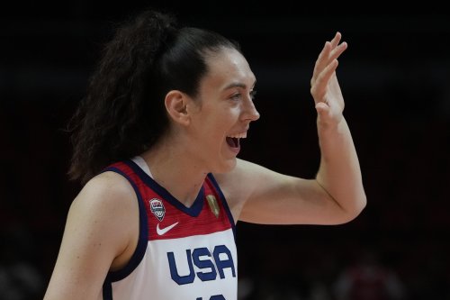 Without Griner, US using versatile posts Stewart and Wilson