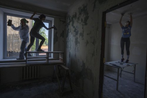 'We cannot pause our lives': Ukrainians begin rebuilding
