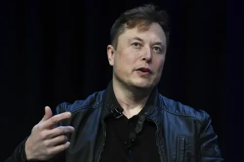 Elon Musk apologizes after mocking laid-off Twitter employee