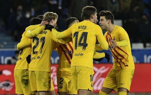 Barcelona wins late to end poor run, Madrid held by Elche