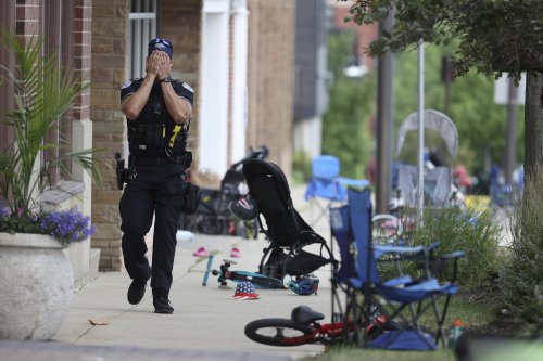 6 dead, 30 hurt in shooting at Chicago-area July 4 parade
