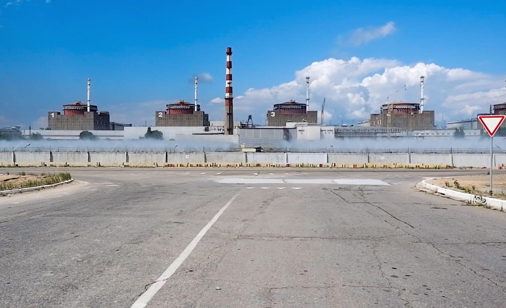 EXPLAINER: Fighting in Ukraine endangers big nuclear plant