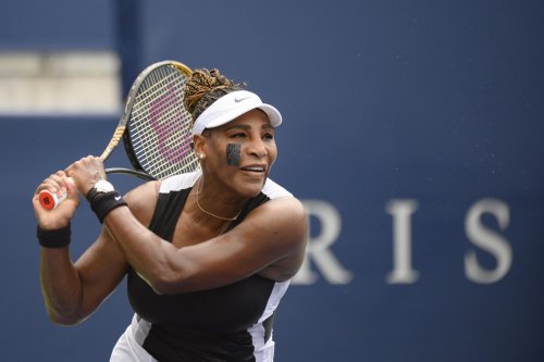 Serena Williams earns first win of season in Toronto