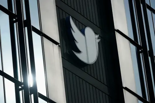 Twitter celebs balk at paying Elon Musk for blue check mark