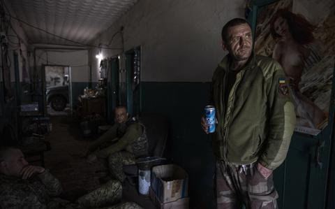 Ukrainians fighting outside Bakhmut see Russian mercenaries withdrawing