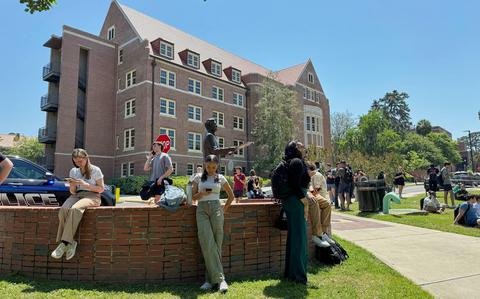 Suspect in custody in Florida State shooting, and there are multiple victims, source tells AP