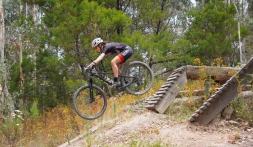 Kiwi mountain biker bounces back from classic Aussie hazard