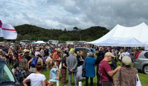 Covid-19: Thousands gather at Waitangi to support anti-lockdown hīkoi