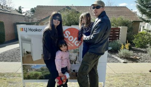 Covid-19: Family in limbo after selling Australian home, quitting job to start new life in Wellington