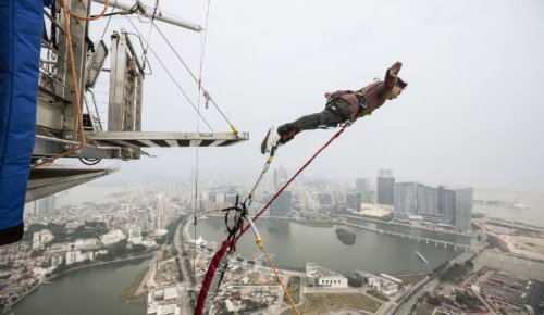 Tourist dies after completing the world's second highest bungy jump in China
