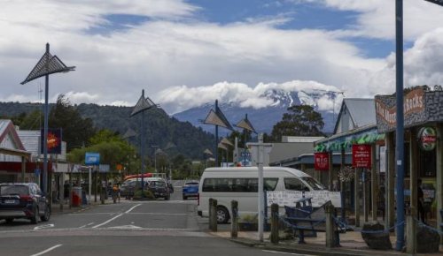 Ōhakune tourism 'on thin ice' and town upgrade can't wait three years - local leader says