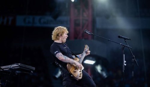Ed Sheeran forgets the lyrics, but still manages to wow Wellington