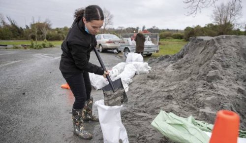 Westport residents prepare for the worst as flood threat looms