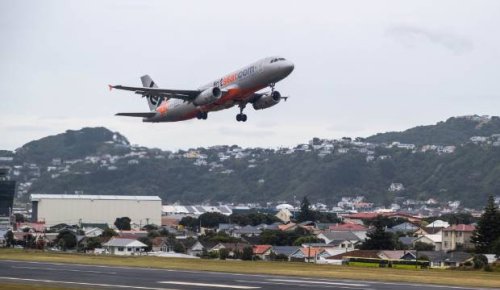 Wellington residents losing sleep as planes 'roar' overhead on new flight plan