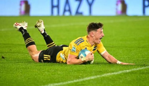 Hurricanes stun Crusaders with comeback 27-26 win in Wellington