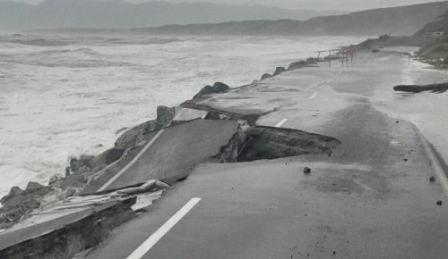 Cook Strait ferries cancelled due to 5-metre swells, roads washed out in Wairarapa