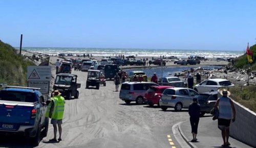 Plea for tourists to stop driving onto Manawatū beach after 42 cars towed in one day