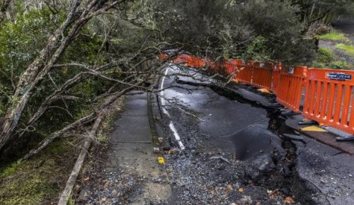 Landslip on West Auckland road 'growing', residents face months of detours
