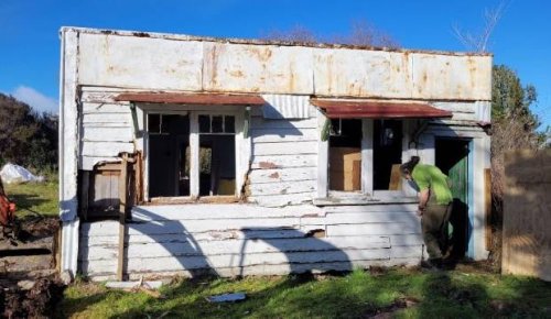 Restoration of gold mining cottage creates unique challenges