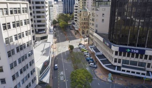 Person taken to hospital after robbery on Lambton Quay