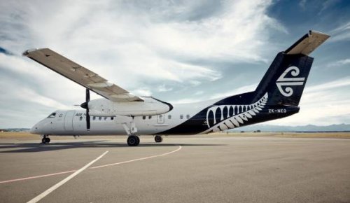Bombardier Q300: The little plane with the confusing name