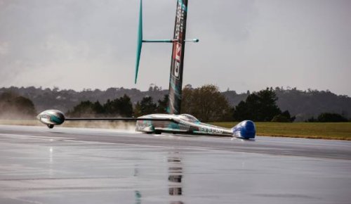 Team NZ's 'land yacht' hits 128kph in Auckland as wind closes Harbour Bridge