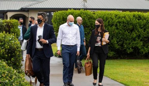 Covid-19: Jacinda Ardern urges Labour caucus to stay humble ahead of Omicron update