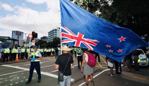 Protest convoy set to roll for parliament, police set up heavy road restrictions