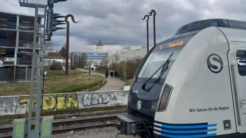 S-Bahn-Sperrung zwischen Schorndorf-Waiblingen: S2-Ausfall und VfB-Heimspiel: Fans müssen in Ersatzbusse steigen