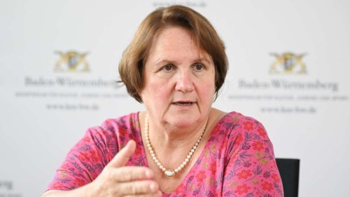 An Schulen in Baden-Württemberg: Schopper will private Handynutzung an Schulen einschränken