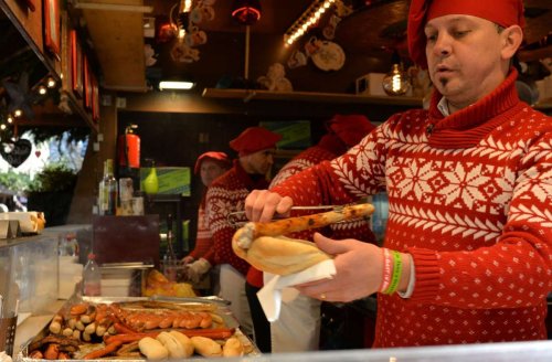 Bratfett, Glühwein, Akkordarbeit: Das ist der stressigste Job auf dem Stuttgarter Weihnachtsmarkt