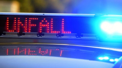 Unfall in Stuttgart-Degerloch: 75-Jähriger gerät mit Auto in Gegenverkehr – zwei Verletzte