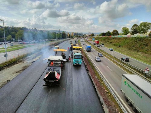A-81-Ausbau zwischen Böblingen und Sindelfingen: Die Ersatzautobahn wird asphaltiert