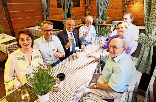 Stuttgarter Weindorf: Bürgermeistertreff voll guter Laune